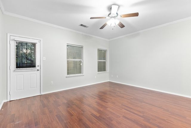 3521 Apple Valley Way, Dallas, TX 75227