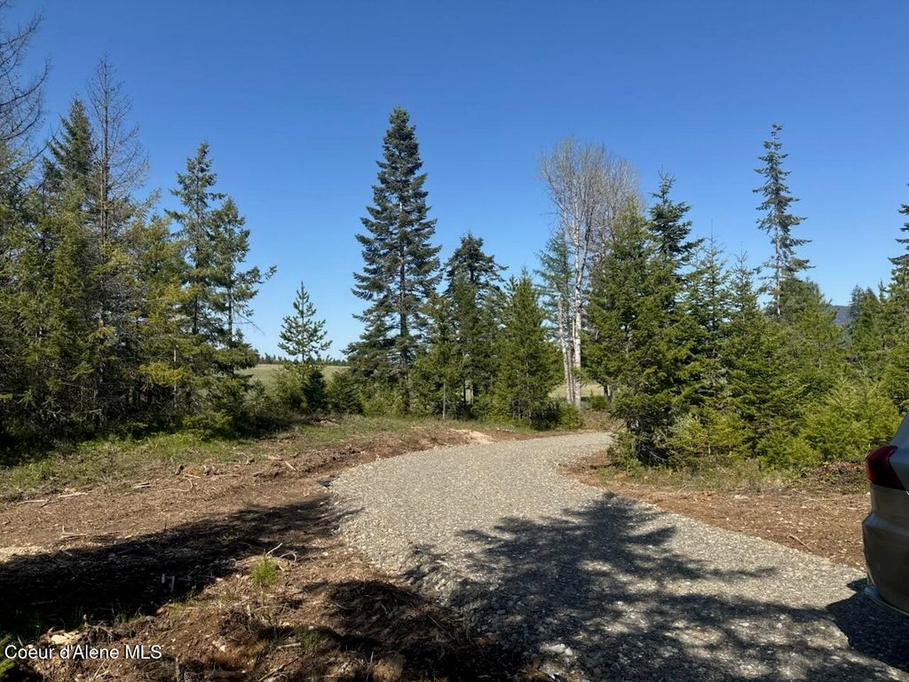 1598 Spades Rd, Sagle, ID 83860