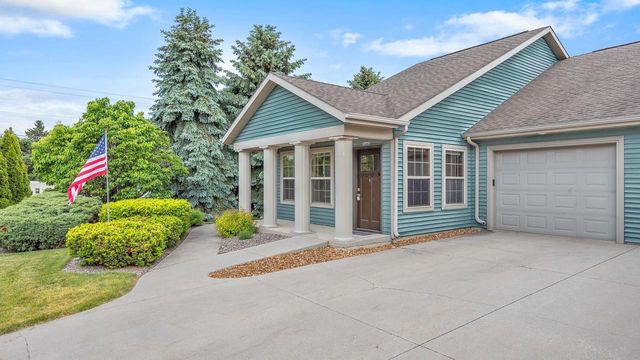 2440 Carmen AVENUE, Sheboygan, WI 53081
