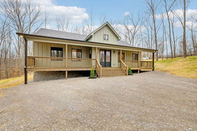 6384 Old Natchez Trce, Santa Fe, TN 38482