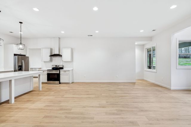 6384 Old Natchez Trce, Santa Fe, TN 38482