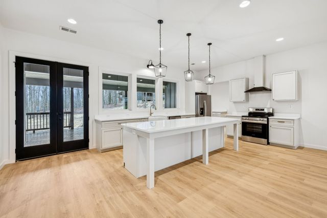 6384 Old Natchez Trce, Santa Fe, TN 38482