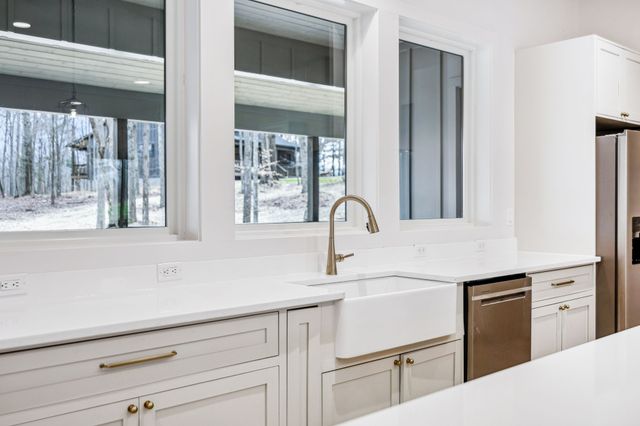 6384 Old Natchez Trce, Santa Fe, TN 38482