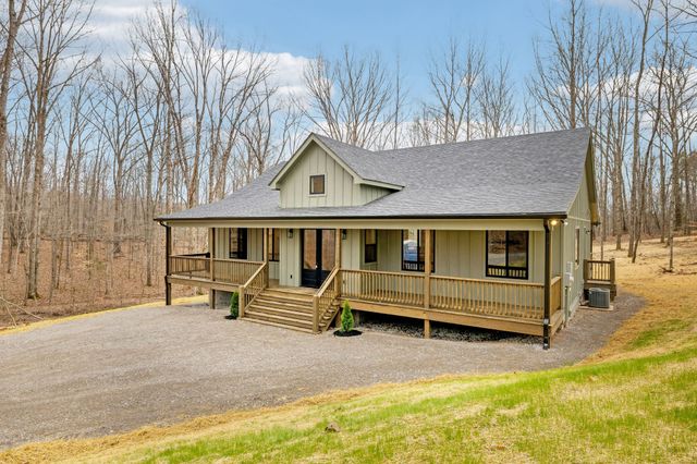 6384 Old Natchez Trce, Santa Fe, TN 38482