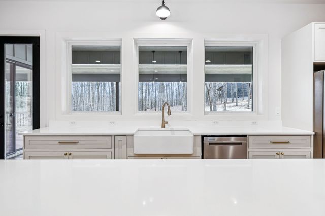 6384 Old Natchez Trce, Santa Fe, TN 38482