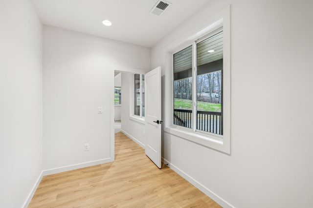 6384 Old Natchez Trce, Santa Fe, TN 38482