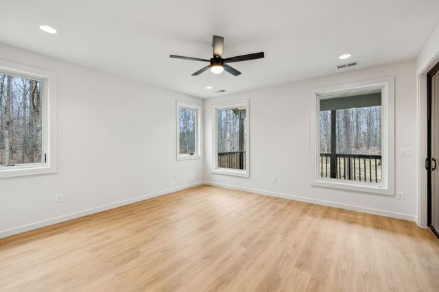 6384 Old Natchez Trce, Santa Fe, TN 38482