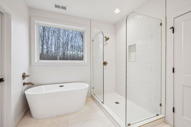 6384 Old Natchez Trce, Santa Fe, TN 38482