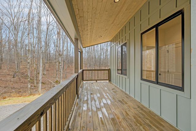 6384 Old Natchez Trce, Santa Fe, TN 38482