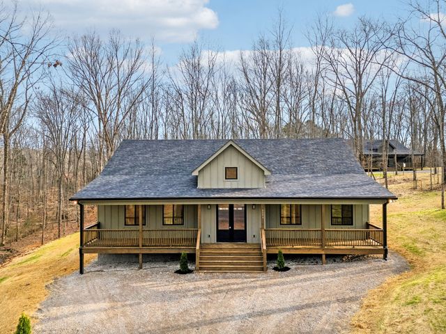 6384 Old Natchez Trce, Santa Fe, TN 38482