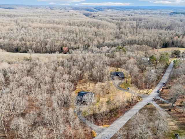 6384 Old Natchez Trce, Santa Fe, TN 38482