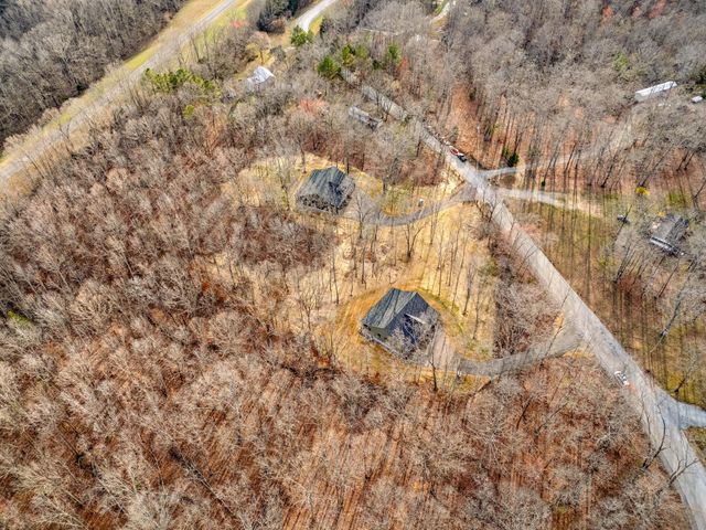 6384 Old Natchez Trce, Santa Fe, TN 38482