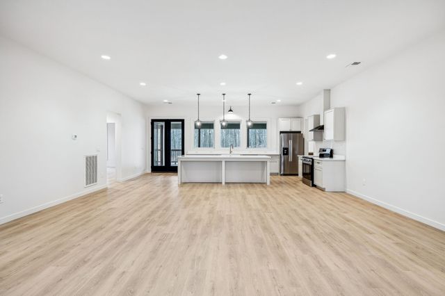 6384 Old Natchez Trce, Santa Fe, TN 38482