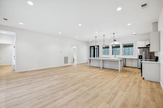 6384 Old Natchez Trce, Santa Fe, TN 38482