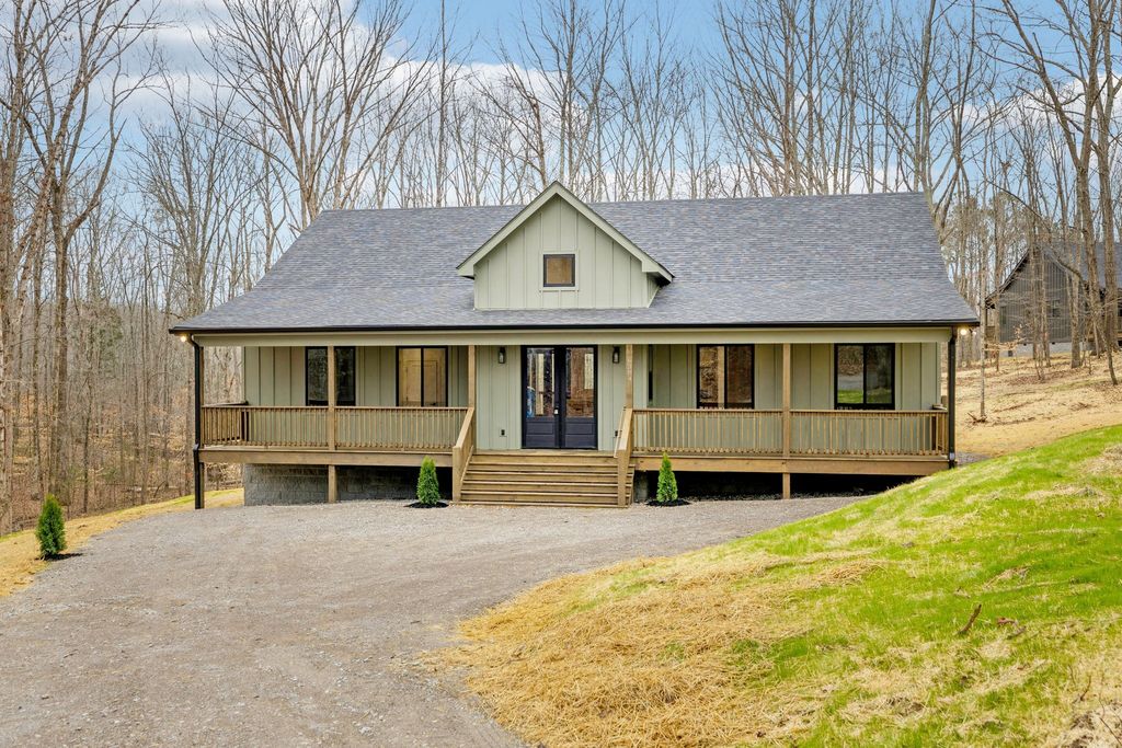 6384 Old Natchez Trce, Santa Fe, TN 38482