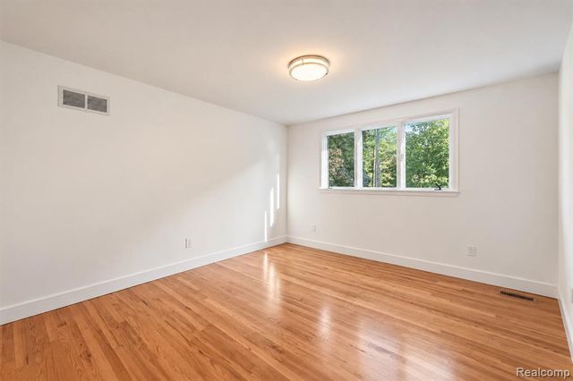 2564 Charel Court, West Bloomfield, MI 48324