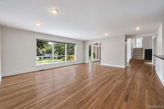 2564 Charel Court, West Bloomfield, MI 48324