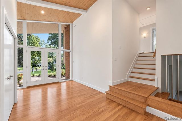 2564 Charel Court, West Bloomfield, MI 48324