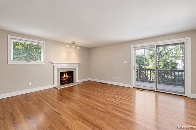 2564 Charel Court, West Bloomfield, MI 48324