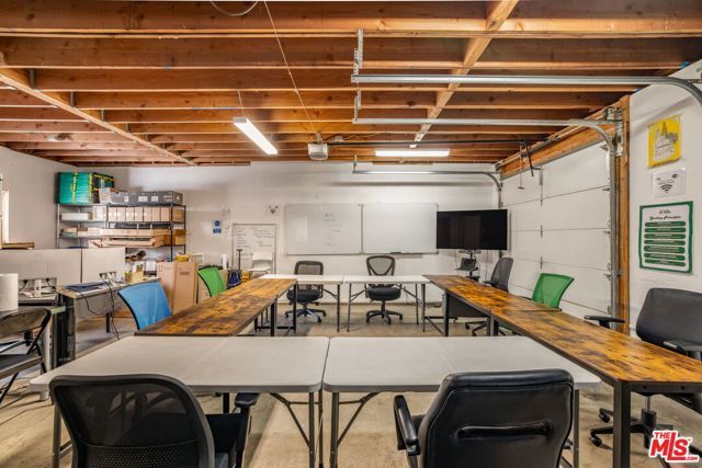 121 N Avenue 59, Los Angeles, CA 90042