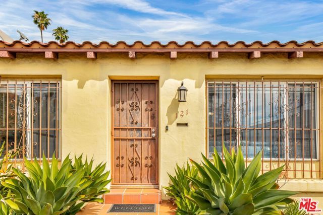 121 N Avenue 59, Los Angeles, CA 90042