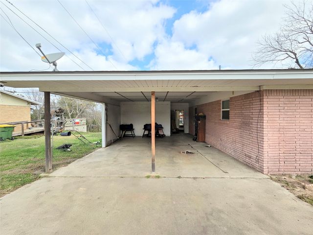 106 Buckhorn Trail, Valley Mills, TX 76689