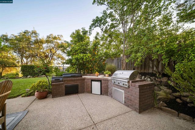 810 Buckingham Place, Danville, CA 94506