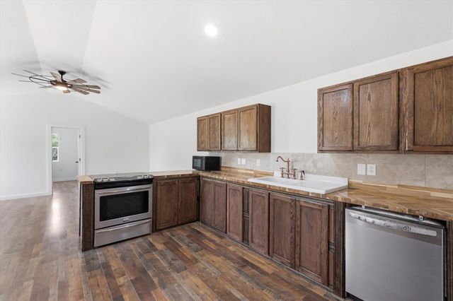 219 Cumberland Trail, Bridgeport, TX 76426