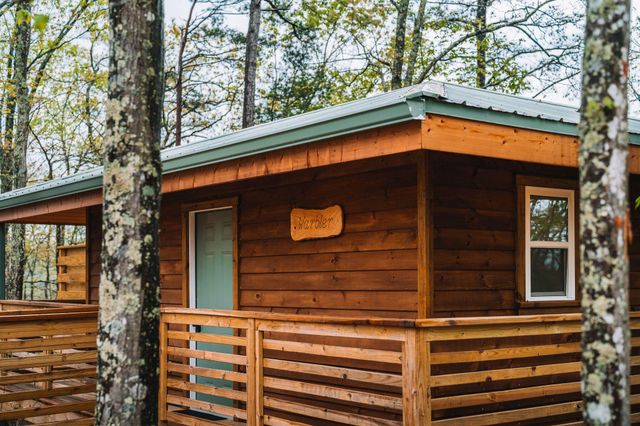 242 Cave Holw Road, Campton, KY 41301