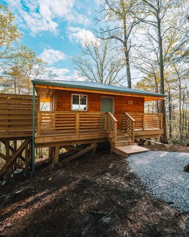 242 Cave Holw Road, Campton, KY 41301