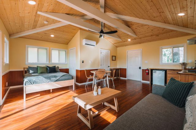 242 Cave Holw Road, Campton, KY 41301