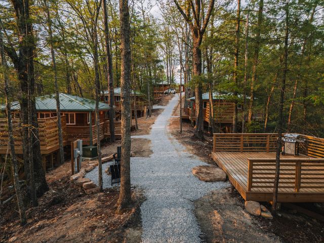 242 Cave Holw Road, Campton, KY 41301