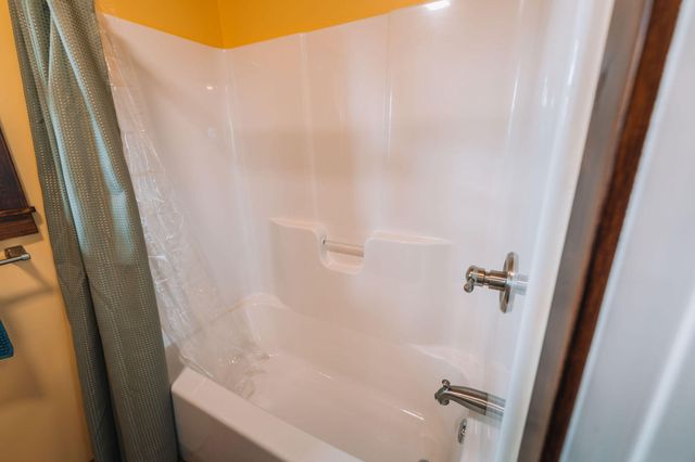 242 Cave Holw Road, Campton, KY 41301