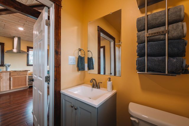 242 Cave Holw Road, Campton, KY 41301