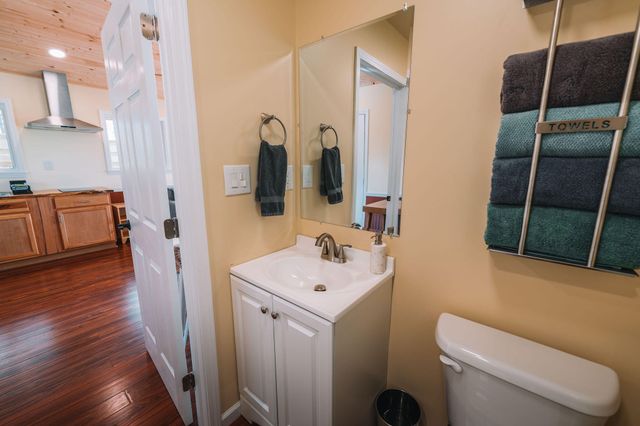 242 Cave Holw Road, Campton, KY 41301