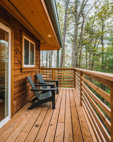 242 Cave Holw Road, Campton, KY 41301