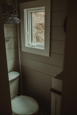 242 Cave Holw Road, Campton, KY 41301