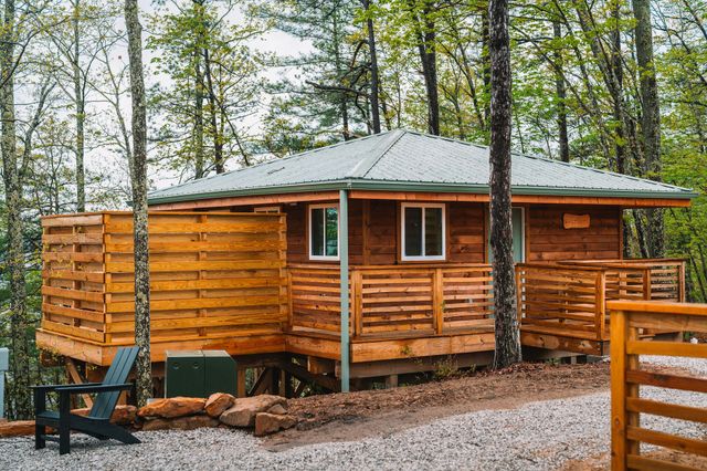 242 Cave Holw Road, Campton, KY 41301