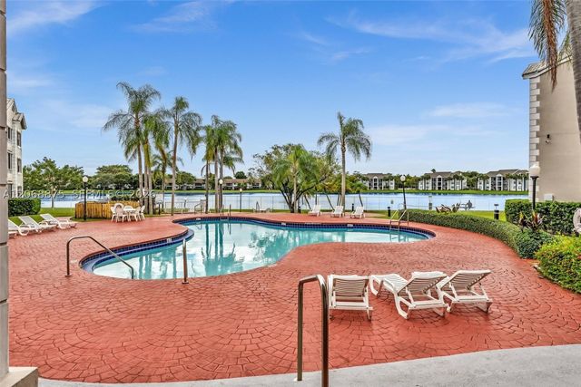 2880 N Oakland Forest Dr 110, Oakland Park, FL 33309