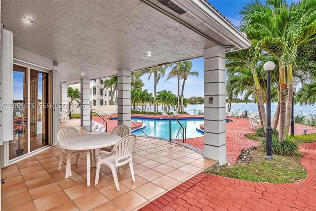 2880 N Oakland Forest Dr 110, Oakland Park, FL 33309