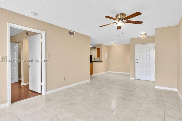 2880 N Oakland Forest Dr 110, Oakland Park, FL 33309