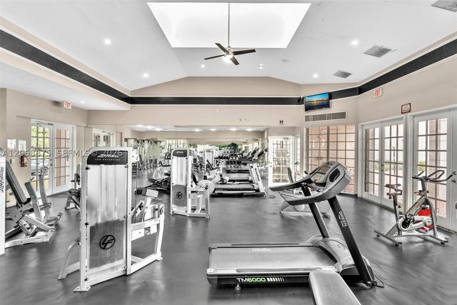 2880 N Oakland Forest Dr 110, Oakland Park, FL 33309