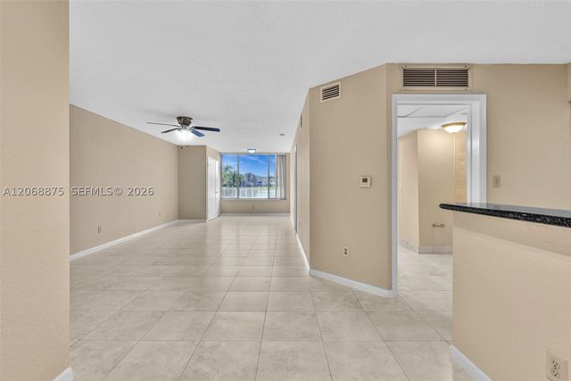 2880 N Oakland Forest Dr 110, Oakland Park, FL 33309