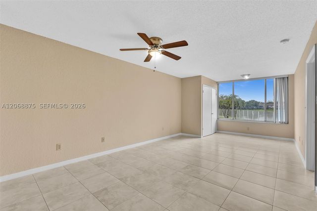 2880 N Oakland Forest Dr 110, Oakland Park, FL 33309