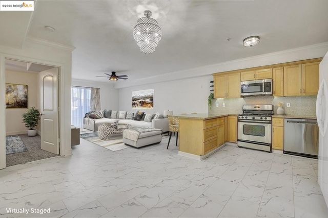 1515 14th AVE 302, Oakland, CA 94606