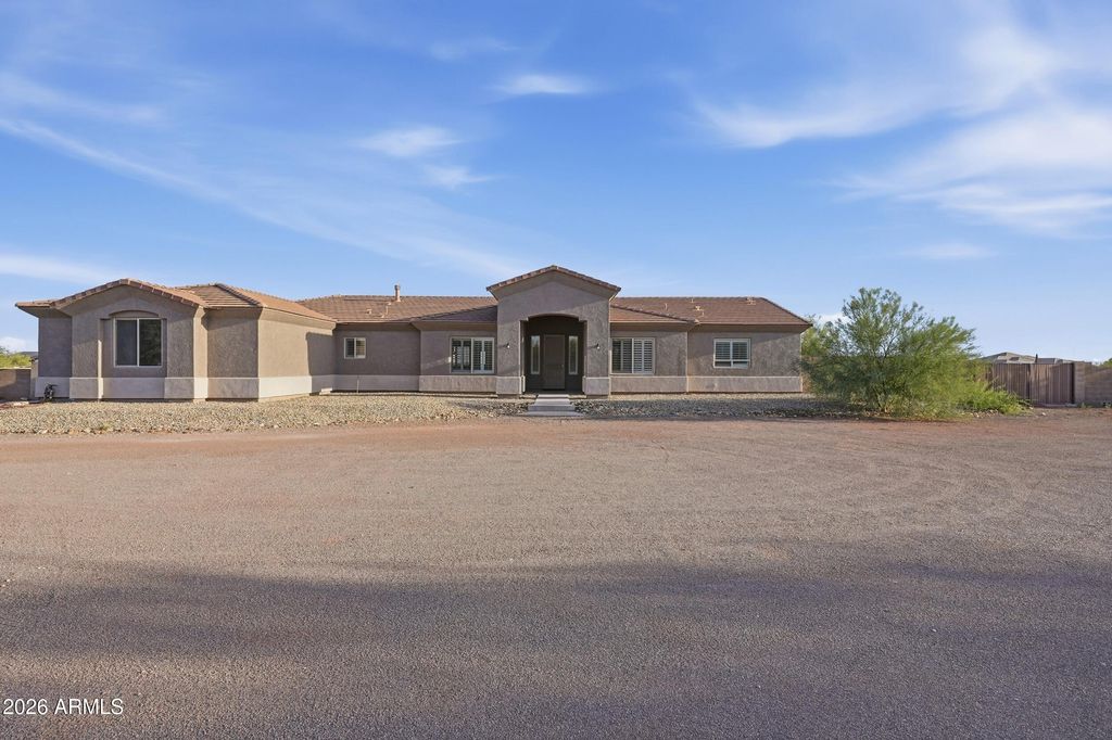 28920 N 201ST Avenue, Wittmann, AZ 85361 — exterior