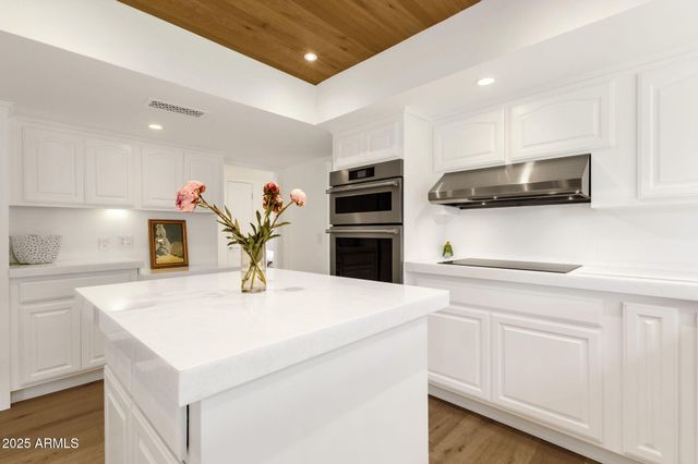 6954 E CABALLO Drive, Paradise Valley, AZ 85253