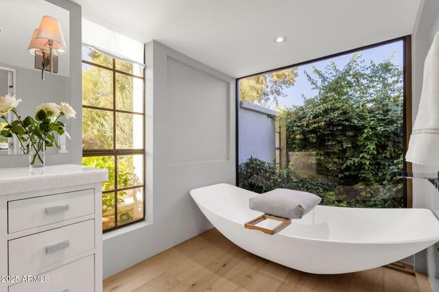 6954 E CABALLO Drive, Paradise Valley, AZ 85253