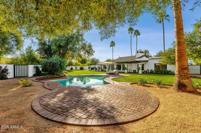 6954 E CABALLO Drive, Paradise Valley, AZ 85253