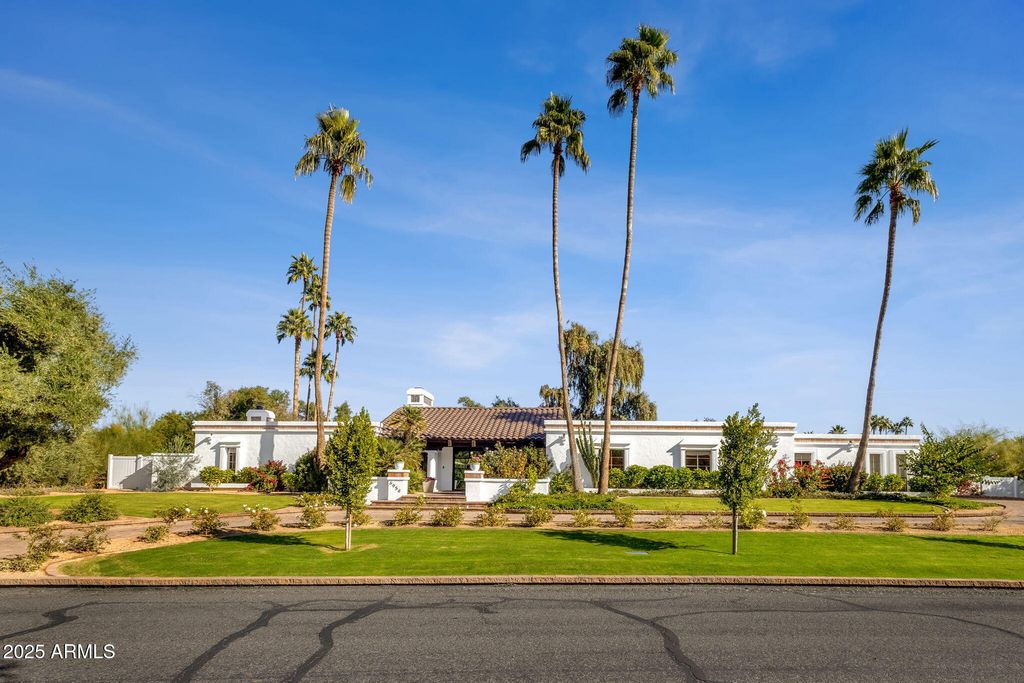 6954 E CABALLO Drive, Paradise Valley, AZ 85253